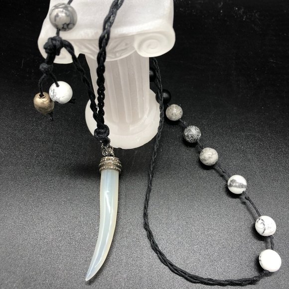 Necklace - Diamond Chalcedony Horn with Picasso and Onyx Beads - Picture 3 of 4